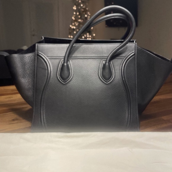 Celine Medium Phantom Luggage Tote in black supple calfskin leather - Picture 2 of 7